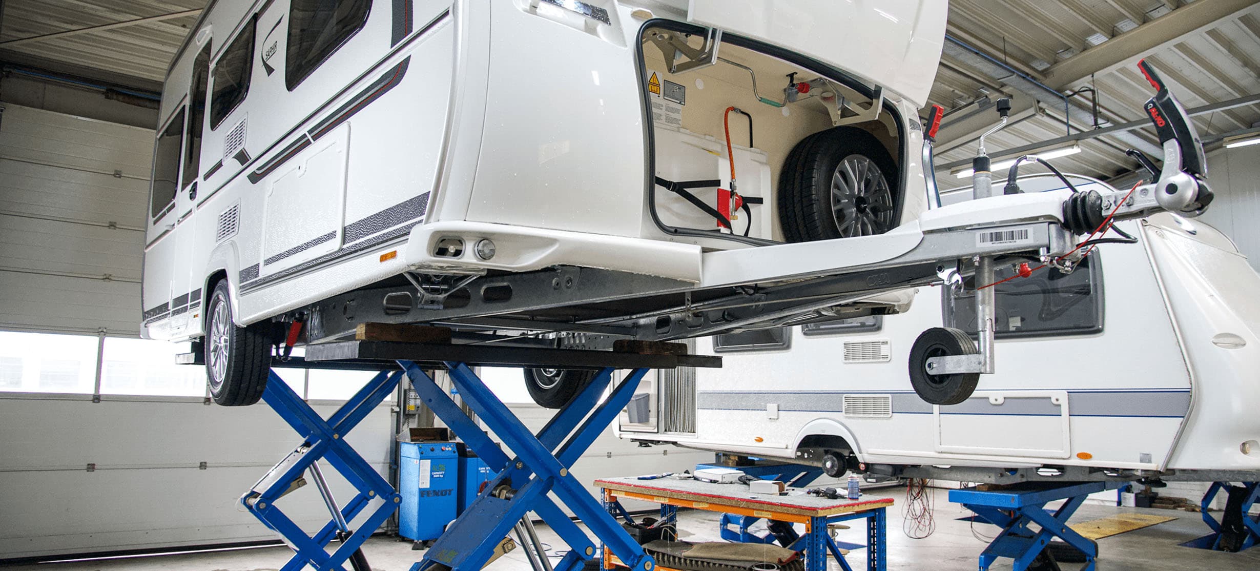 Caravans in werkplaats - technische accessoires
