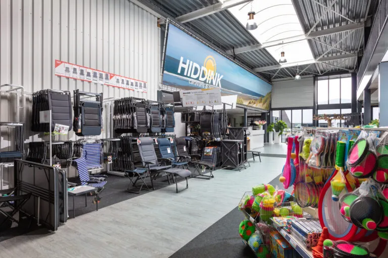 Hiddink winkel speelgoed en stoelen
