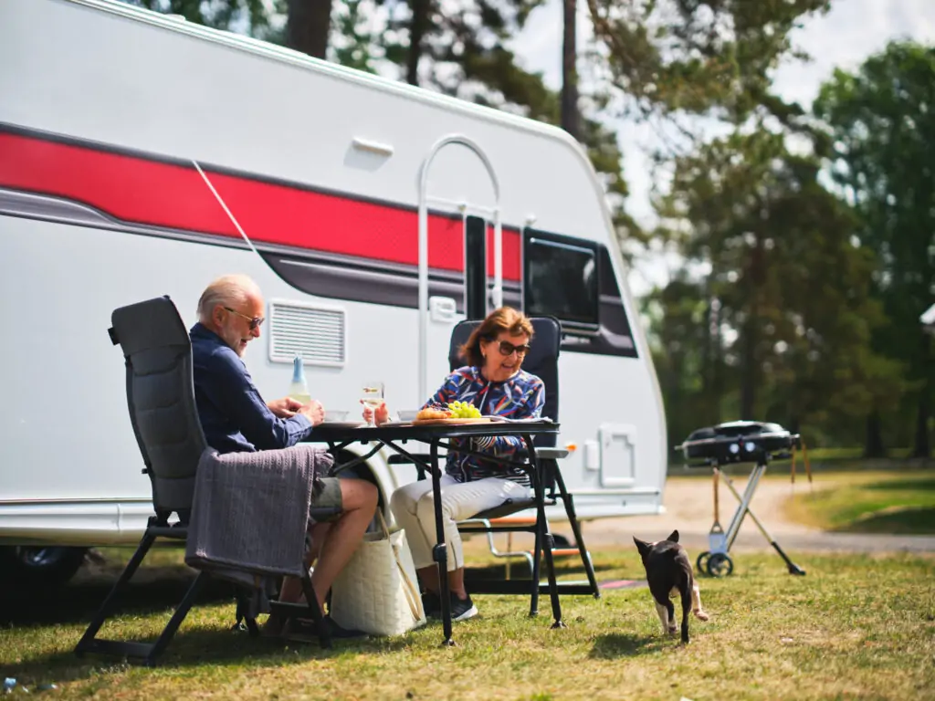 kabe caravan, caravan en camper verhuur - kamperen naseizoen - camper vakantie met honden
